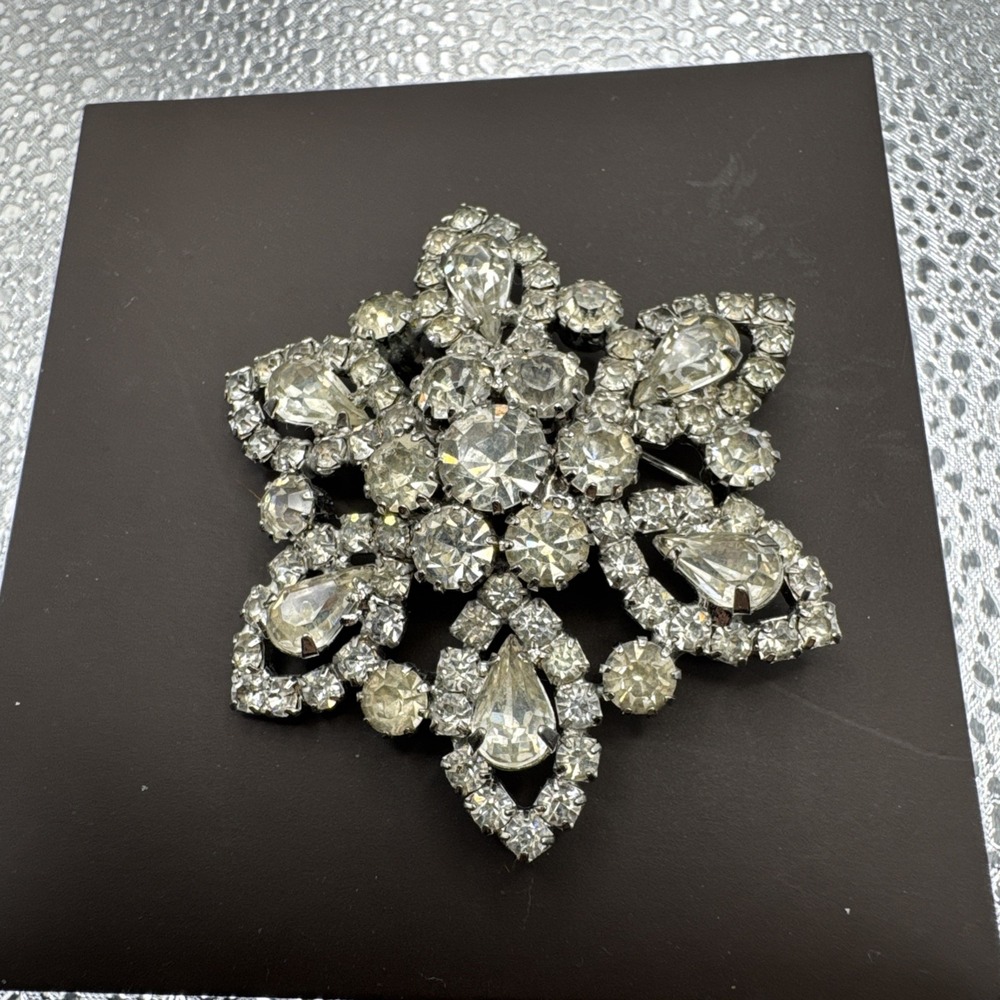 Weiss Signed 1950's Gorgeous Snow Flake Brooch Rhinestoned EUC Large Vintage